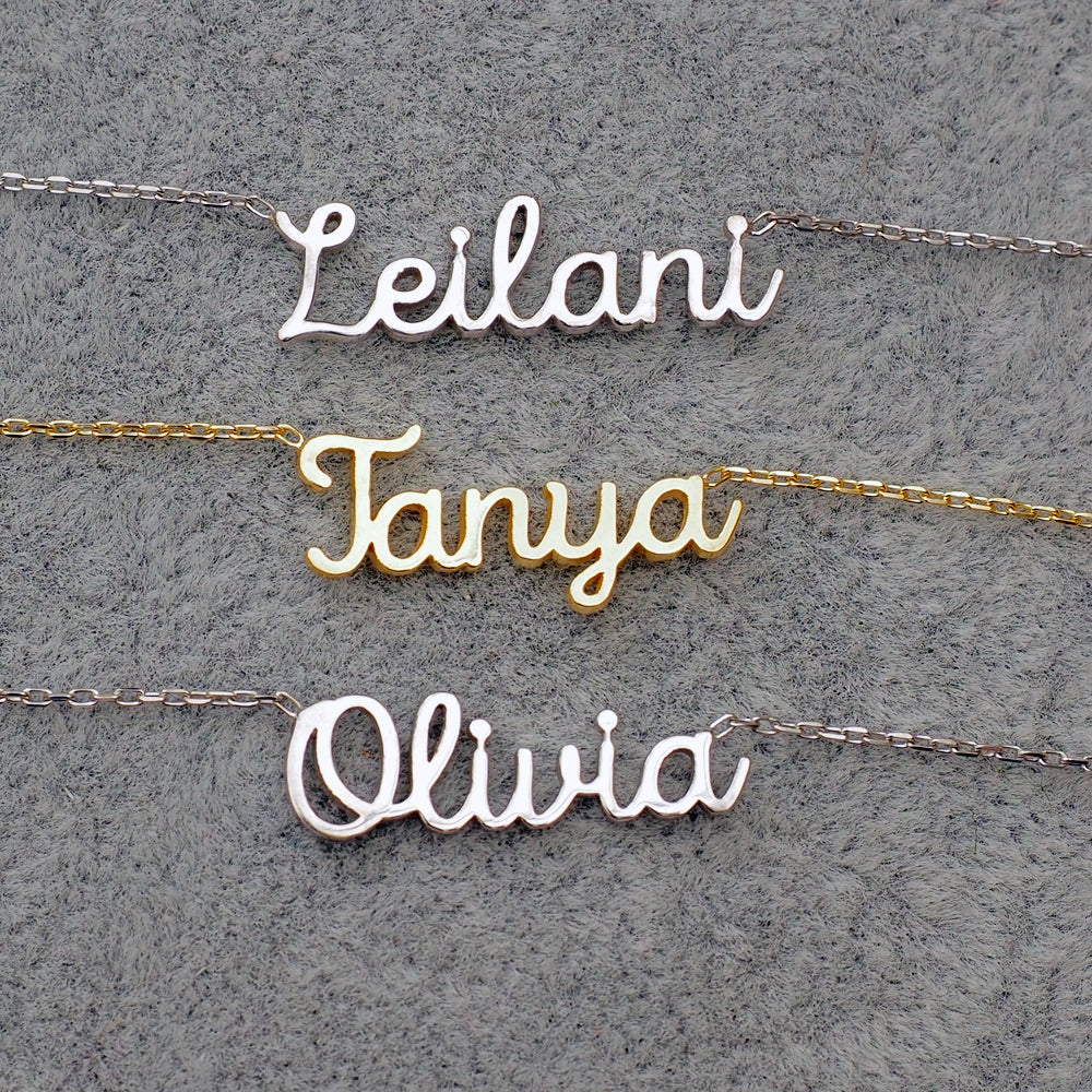 SIGNATURE CUSTOM NAME NECKLACE